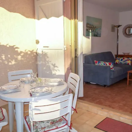 Rene Cros I Apartment